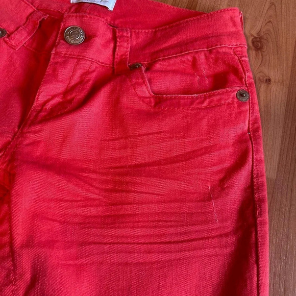 𝅺Seven7 Distressed Cropped Jeans, Coral Color, Size 4‎ - Picture 5 of 12